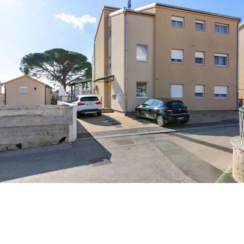 Modern Apartment in Zadar with Garden