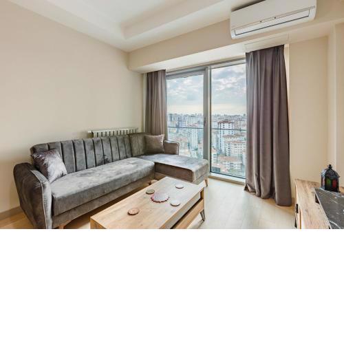 Modern Apartment with Great City View in Kadikoy