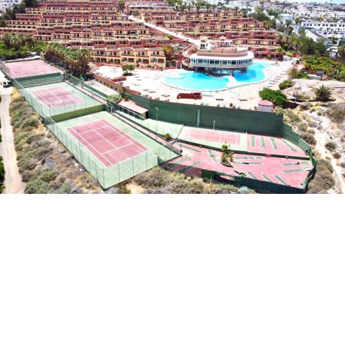 Modern apartment,shared pool,beach, Wifi, Tenerife South