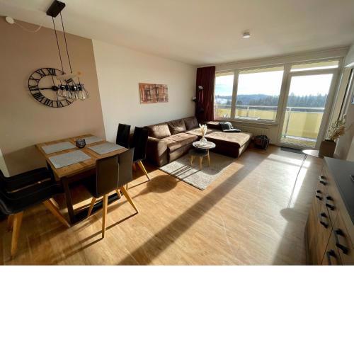 Modern ausgestattetes Apartment mit Panoramablick