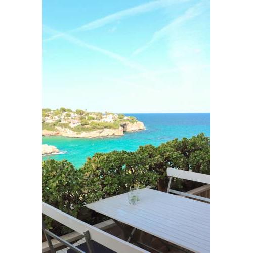 Modern Beach Apartment in Cala Millor