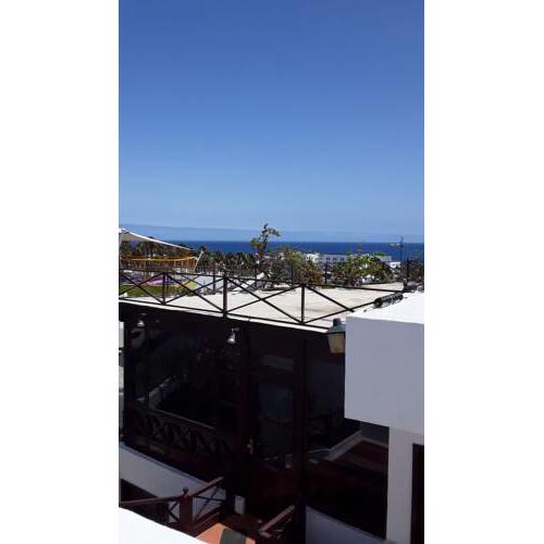 Modern Bright Old Town Two Bedroom Apartment PDC