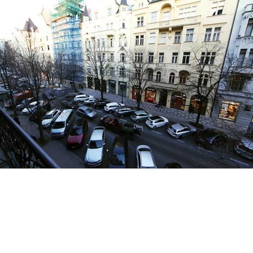 Modern Central Apartment Dlouhá