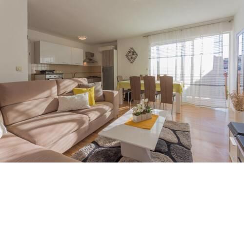 Modern city center apartment Rebeka