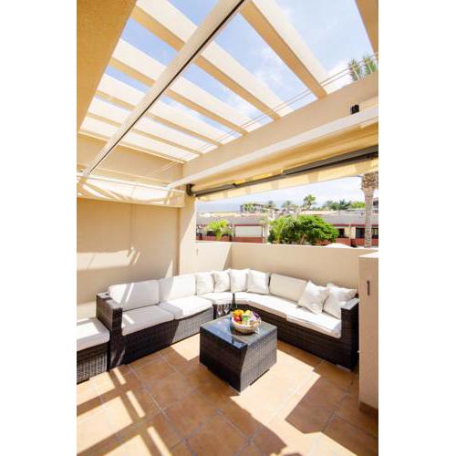 Modern Duplex with Heated Pool & 360° Sea Views