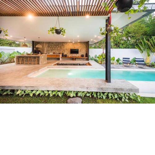 Modern Edgy Sophisticated Base, close to all - 2BR Villa