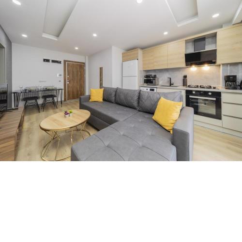 Modern Flat w Balcony 10 min to Beach in Antalya