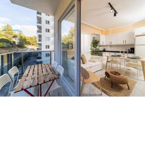 Modern Flat with Shared Pool and Balcony in Alanya