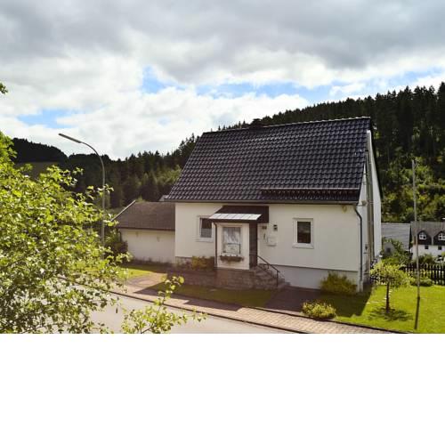 Modern Holiday Home in Deifeld with Private Garden
