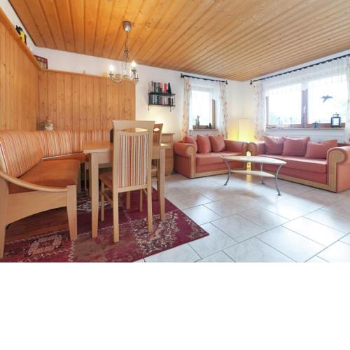 Modern Holiday Home in Lauterbach ot Fohrenbühl with Heating Facility
