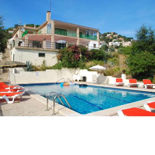 Modern Holiday Home in Lloret de Mar with Swimming Pool