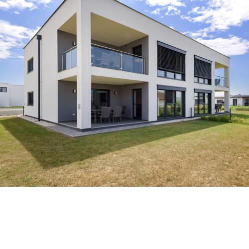 Modern Holiday Home in Lutzmannsburg with Pool