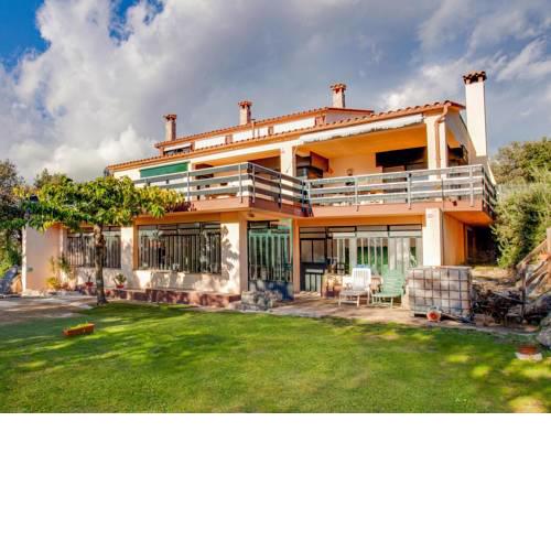 Modern Holiday Home in Romanya de la Selva with Pool