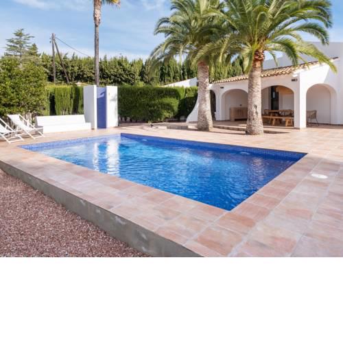 Modern holiday villa in Calpe with private pool near the beach