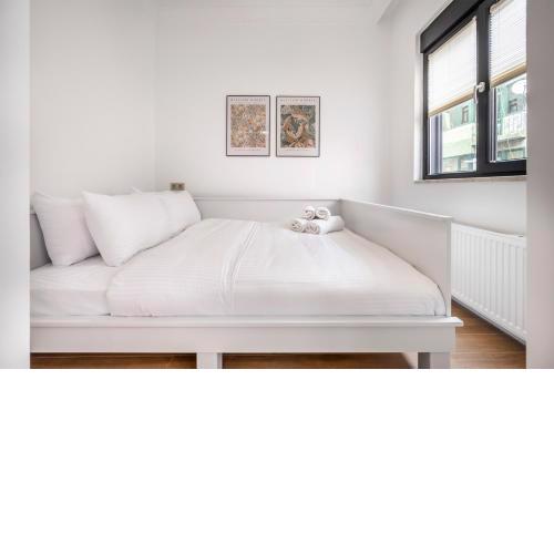 Modern Large Studio In Beyoglu