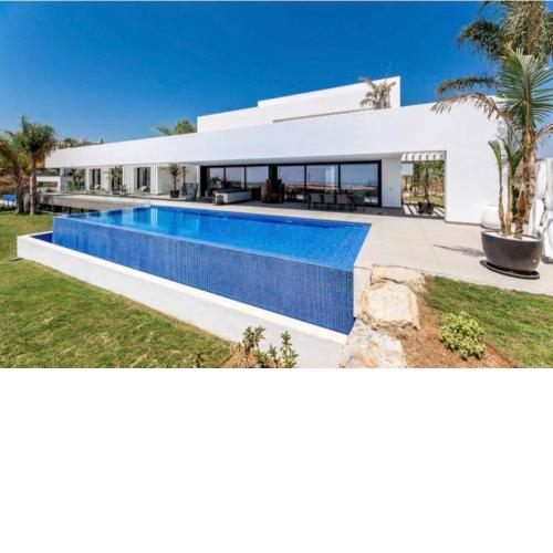 Modern Luxury Villa in Los Flamingos