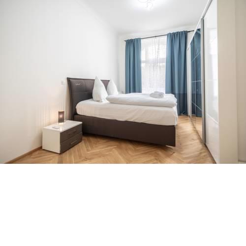 Modern one bedroom flat with large garden in a quiet area by easyBNB