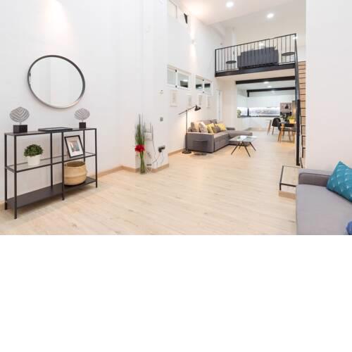 Modern & spacious apartment in the old town II