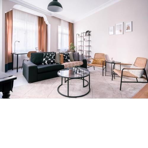 Modern Spacious Flat w Balcony 5 min to Taksim