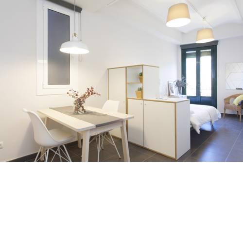 Modern Studio with Balcony - Sagrada Familia AB