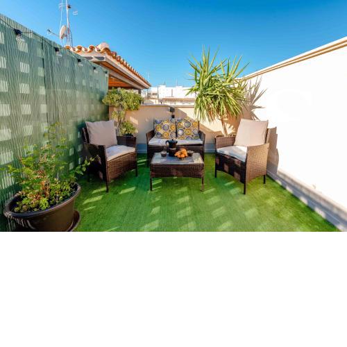 Modern Studio with Private Rooftop Terrace