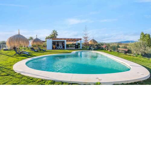 Modern three house complex in the province of Malaga sleeps sixteen