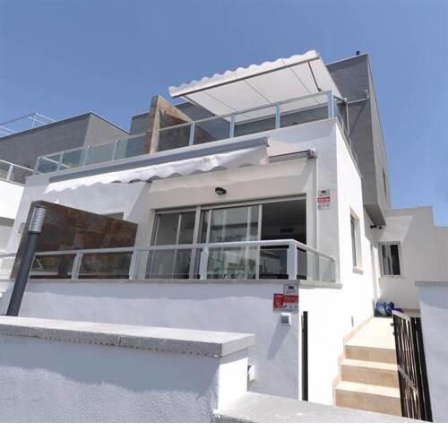 Modern townhouse in lovely Punta Prima - 3 bedrooms