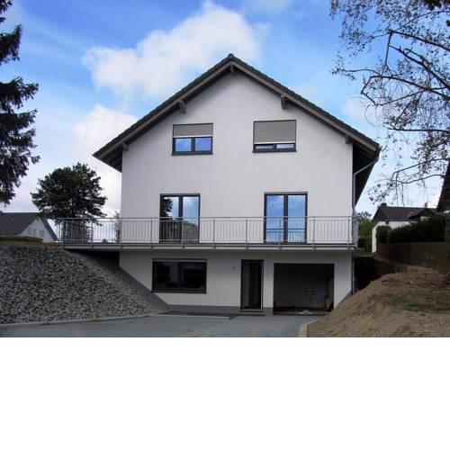 Modern Villa in Kustelberg with Sunbathing Lawn