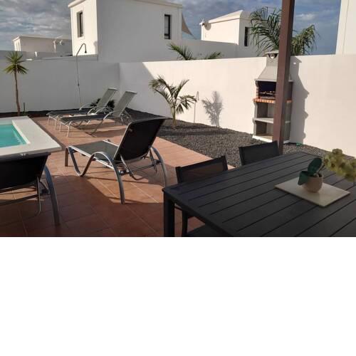 Modern Villa in Playa Blanca with private pool