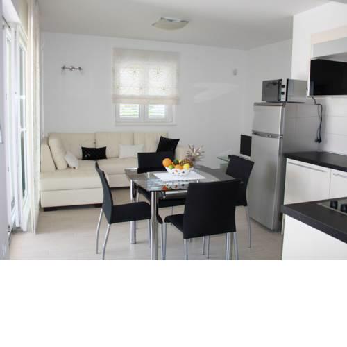 Modern Villa in Primosten with Pool