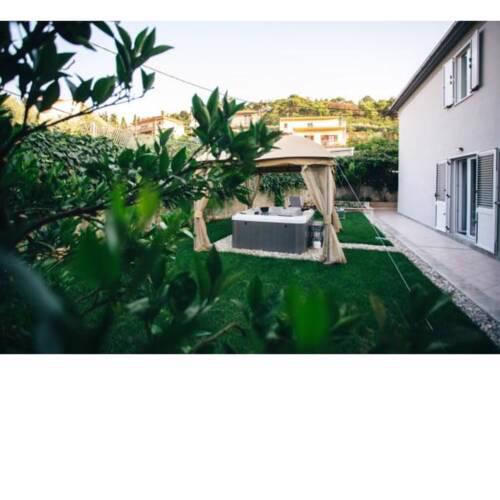 Modern Villa Roko for 7 persons with whirpool in Trogir near the beach