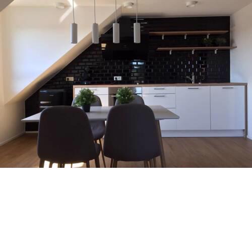 Moderne 3-Zimmer Dachgeschosswohnung mit Ausblick auf Regensburg