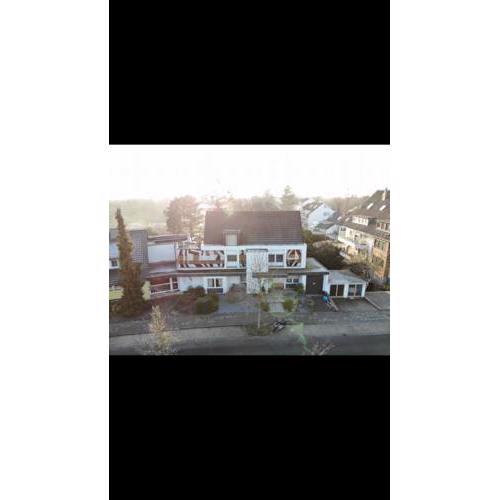 Moderne Dachgeschoss Wohnung