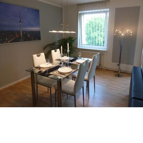 Moderne Dachgeschosswohnung ( 2 Zimmer/ 60m² )