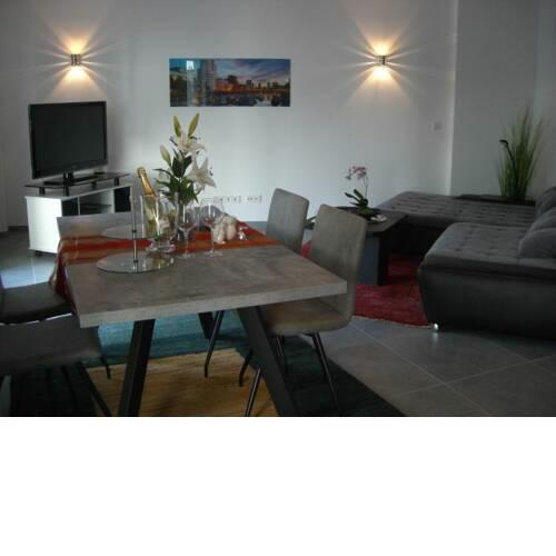 moderne Erdgeschoßwohnung mit Terassse max. 2 Personen nur langfristig min. 1 Jahr anzumieten