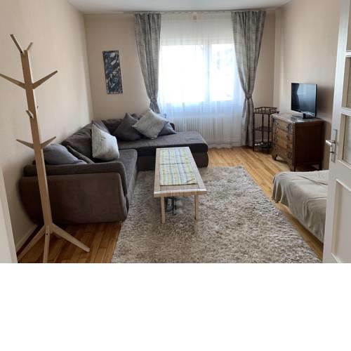 Moderne Ferienwohnung mit Balkon im schönen Saarland
