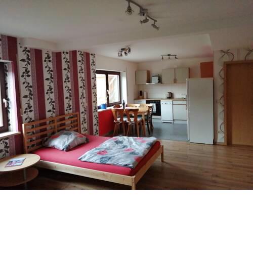 Moderne ganze Ferienwohnung 1km zum FunPark und nur 15 Minuten nach Nürnberg