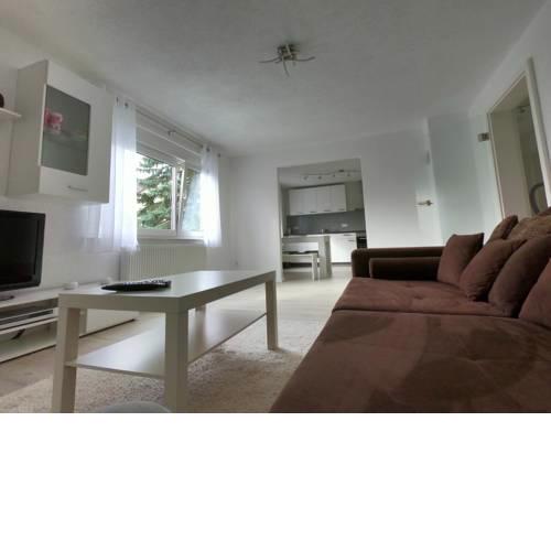 Moderne helle 2,5 Zimmer Wohnung mit großem Bad und Küche in Trossingen