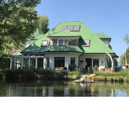 Moderne Maisonette-Wohnung am Karpfenteich; modern Apartment with view of the carp pond