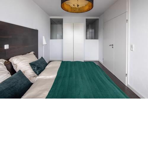 Moderne möblierte 2-Zimmer-Wohnung mit Skyline Blick über den Dächern Frankfurt und Eschborn