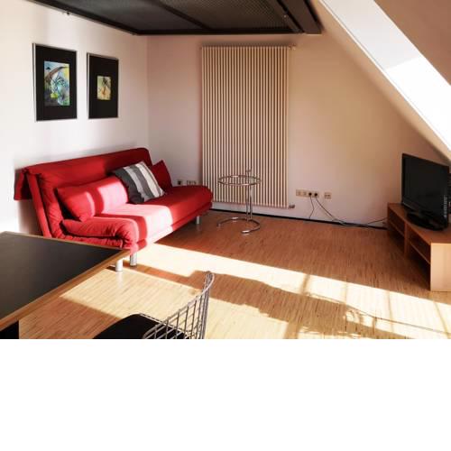 Modernes Dachstudio in guter Lage