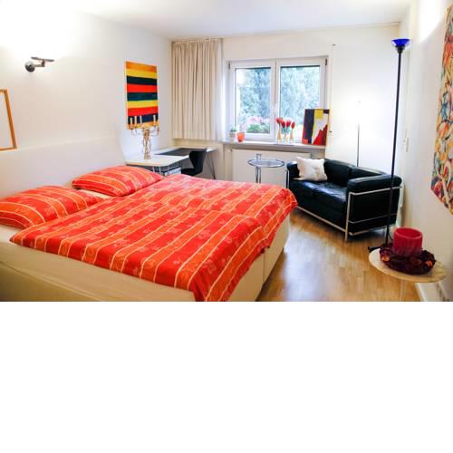Modernes und gemütliches Designerzimmer