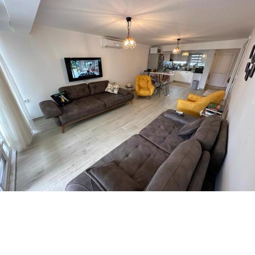 Modernized Family Villa in Beach Site