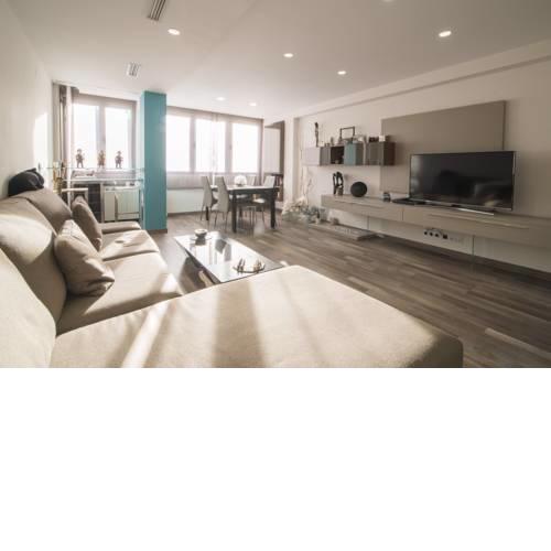 Moderno apartamento cerca del casco antiguo