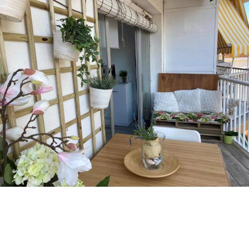 Moderno estudio con terraza segunda línea playa Los Boliches-Fuengirola