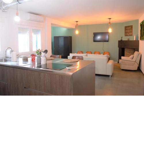 Moderno y céntrico apartamento en Tesoro 6