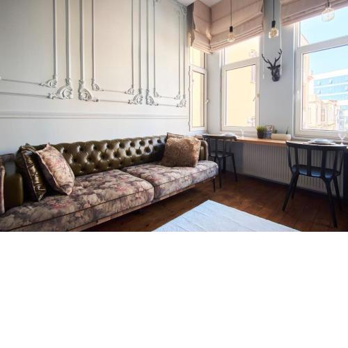 Modern&Old Style Flat in the Center of Cihangir
