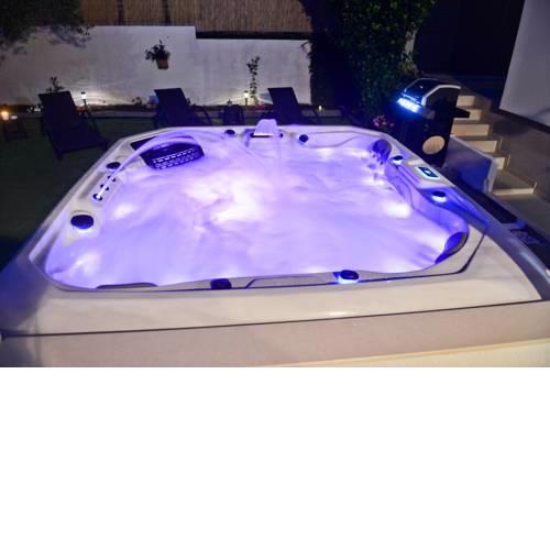 "MODRIC" Delux Apartment with jacuzzi & sauna
