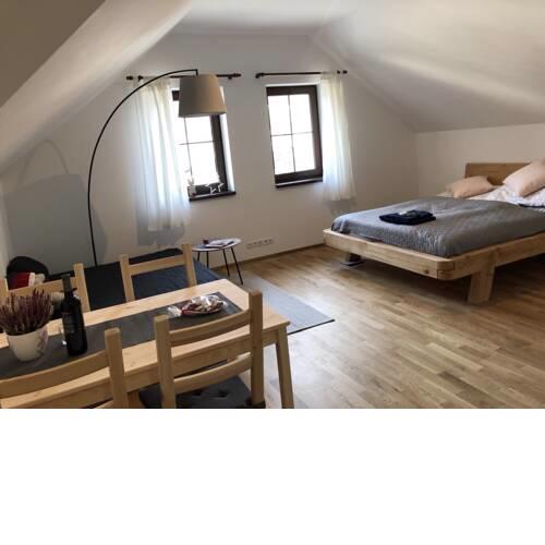 Moji Sousedi II - Apartmán Červená