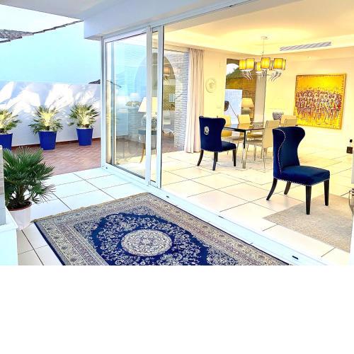 MONDRIAN Luxury Suites & Villas